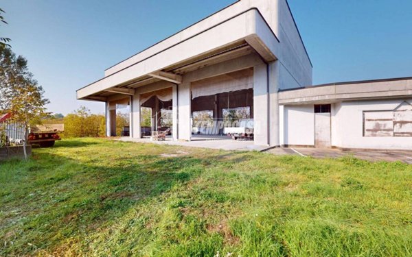 locale commerciale in vendita a La Morra