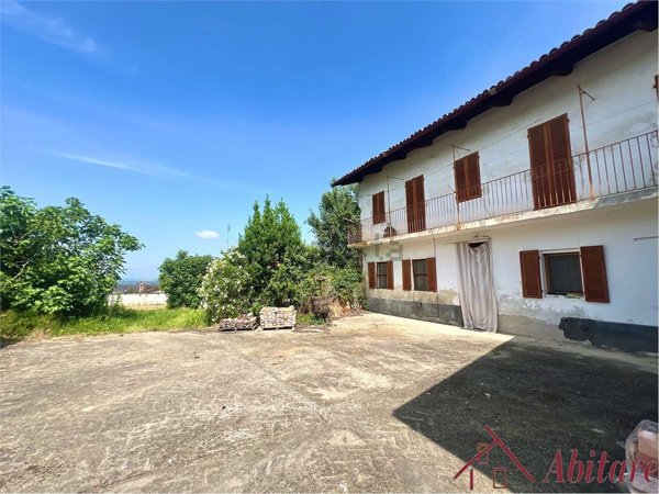 casale in vendita a La Morra