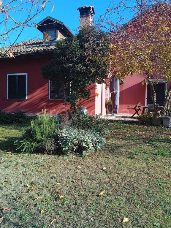 casa indipendente in vendita a La Morra