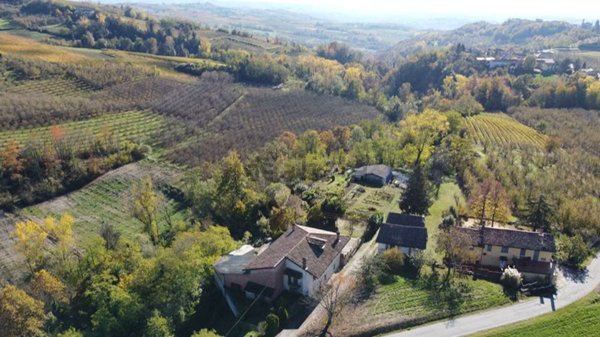 casa indipendente in vendita a La Morra