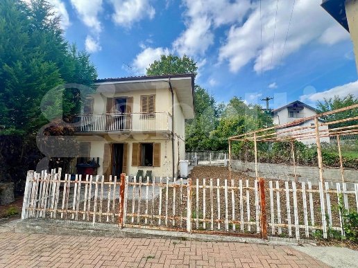 casa indipendente in vendita a La Morra