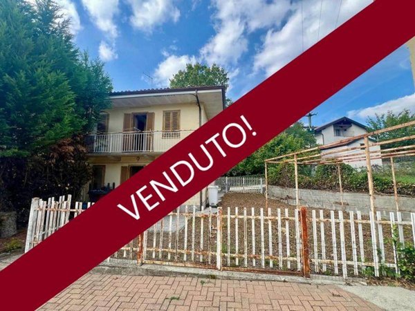 casa indipendente in vendita a La Morra