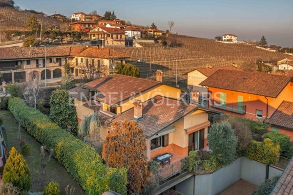 casa indipendente in vendita a La Morra