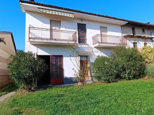casa indipendente in vendita a La Morra in zona Santa Maria