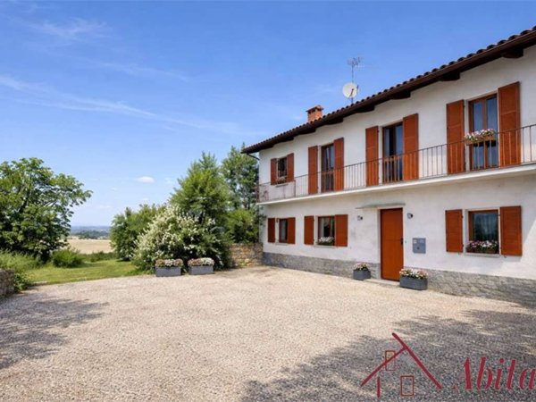 casa indipendente in vendita a La Morra