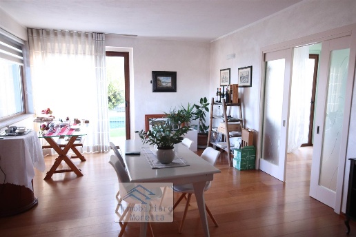 casa indipendente in vendita a La Morra