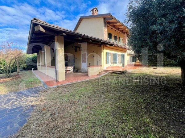 appartamento in vendita a La Morra in zona Rivalta