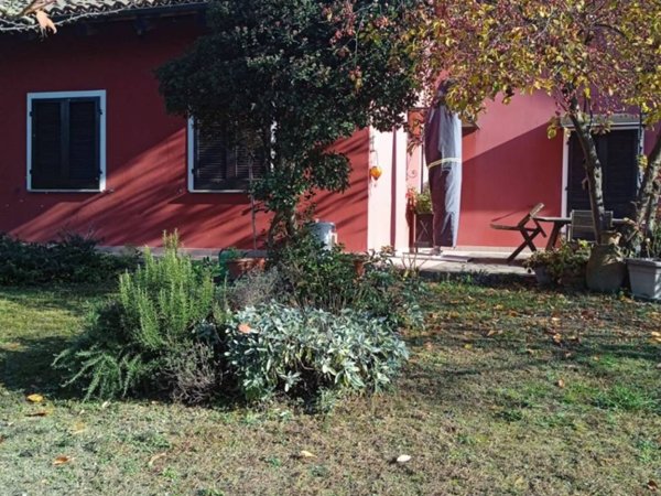 casa indipendente in vendita a La Morra