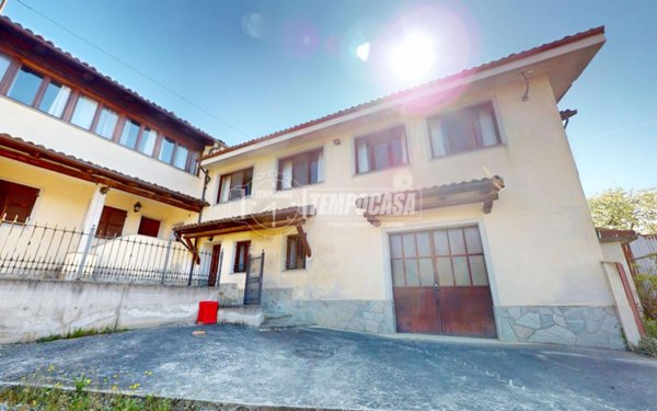 appartamento in vendita a La Morra in zona Berri