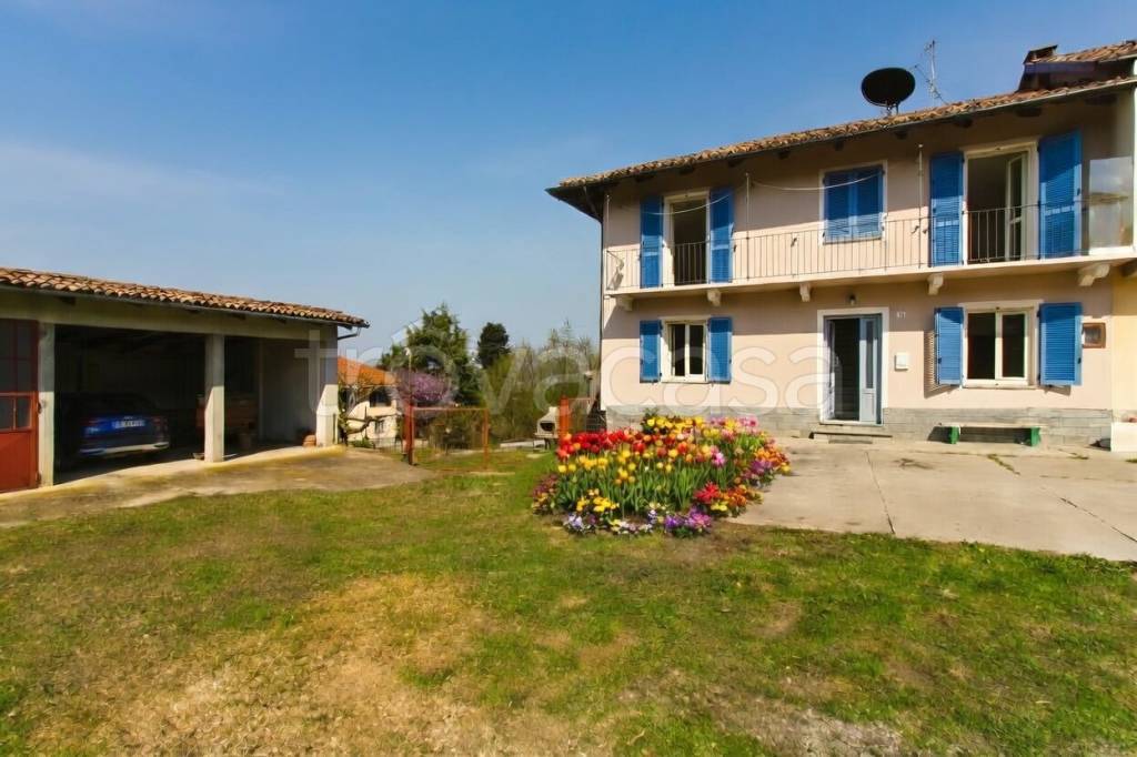 casa indipendente in vendita a La Morra