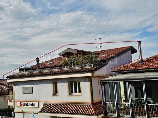 casa indipendente in vendita a La Morra