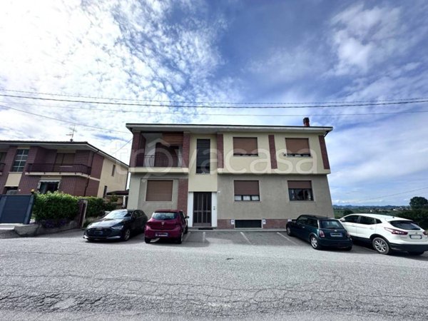 appartamento in vendita a La Morra in zona Annunziata
