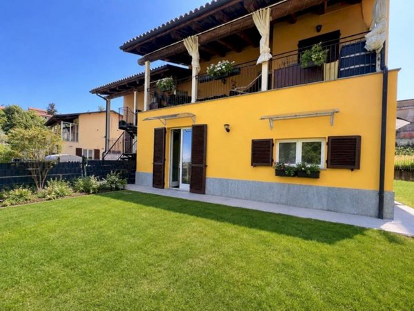 casa indipendente in vendita a La Morra