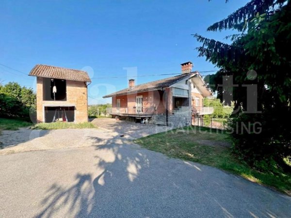 casa indipendente in vendita a La Morra in zona Santa Maria