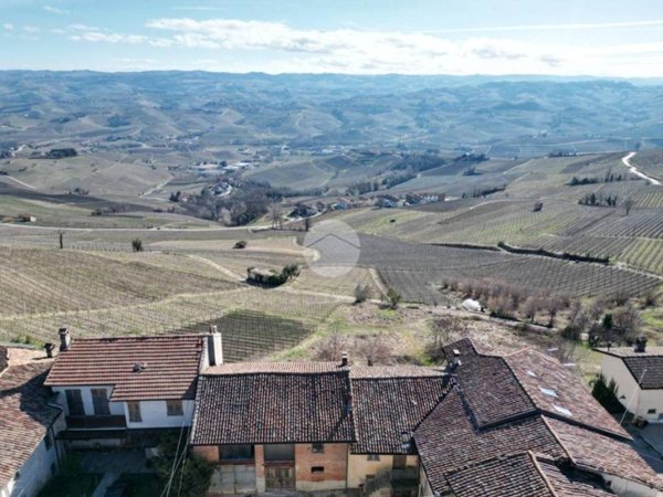 casa semindipendente in vendita a La Morra in zona Berri