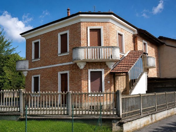 casa indipendente in vendita a La Morra