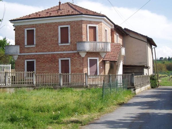 casa indipendente in vendita a La Morra