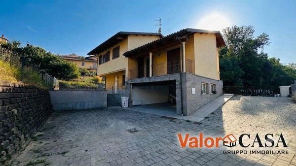 casa indipendente in vendita a La Morra