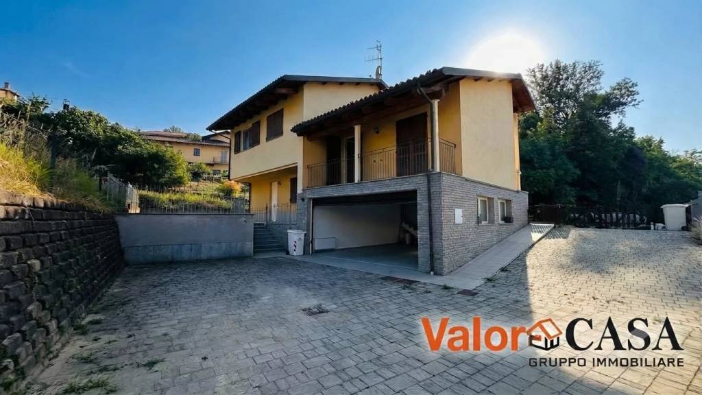 casa indipendente in vendita a La Morra