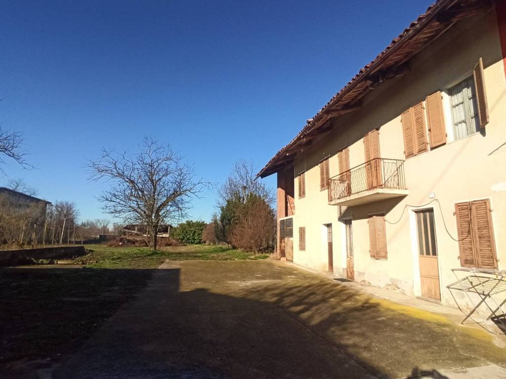 appartamento in vendita a Lequio Tanaro