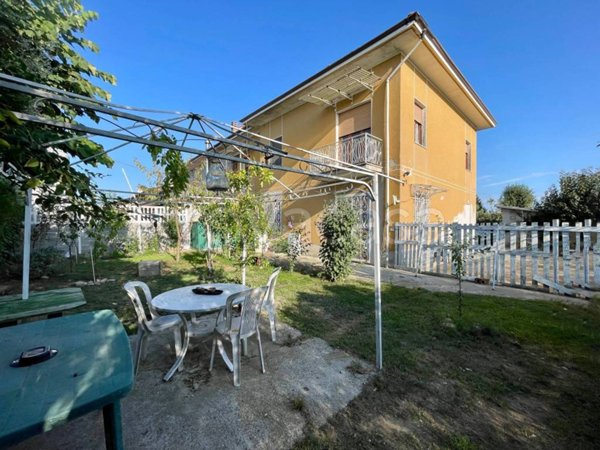 casa indipendente in vendita a Lequio Tanaro