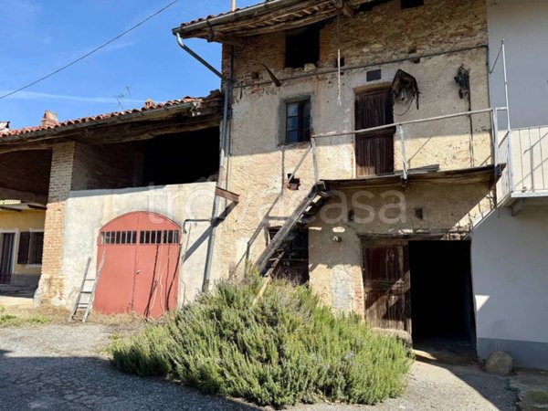 locale commerciale in vendita a Lequio Tanaro