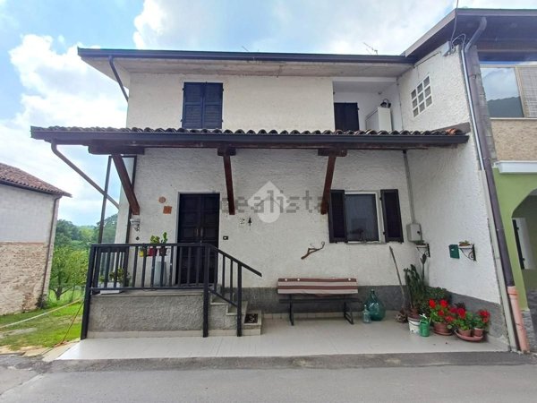 casa indipendente in vendita a Lesegno