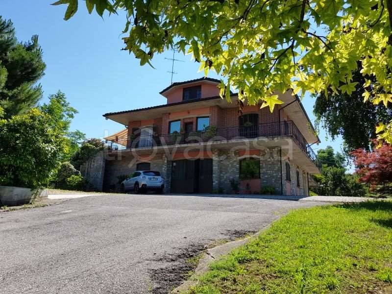 casa indipendente in vendita a Lesegno