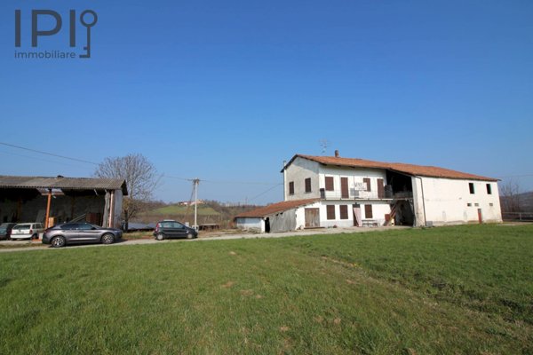 casa indipendente in vendita a Lesegno