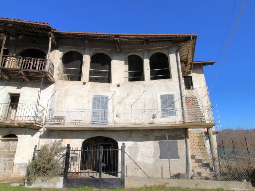 casa indipendente in vendita a Lesegno