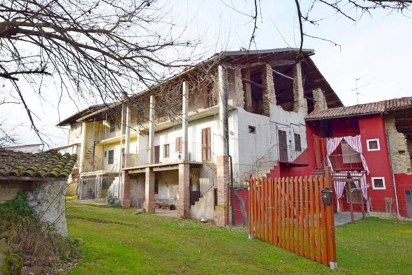 casa indipendente in vendita a Lesegno