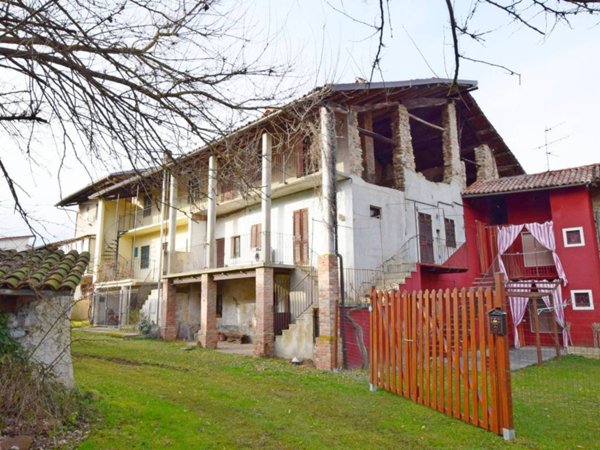 casa indipendente in vendita a Lesegno