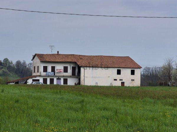 casale in vendita a Lesegno
