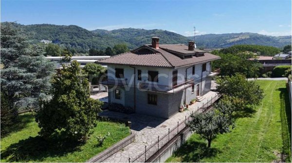 casa indipendente in vendita a Lesegno