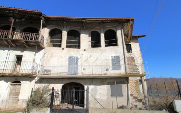 casa indipendente in vendita a Lesegno