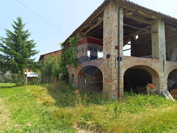 capannone in vendita a Lesegno