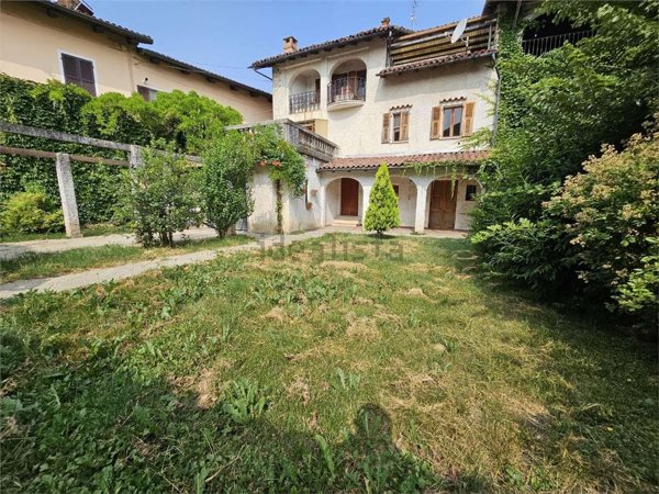 casa indipendente in vendita a Lesegno