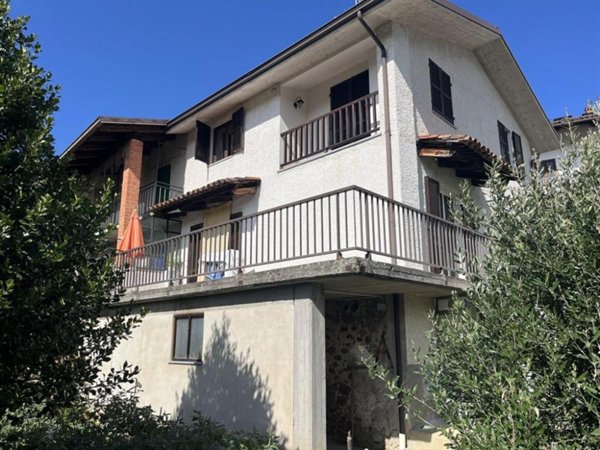 casa indipendente in vendita a Lesegno