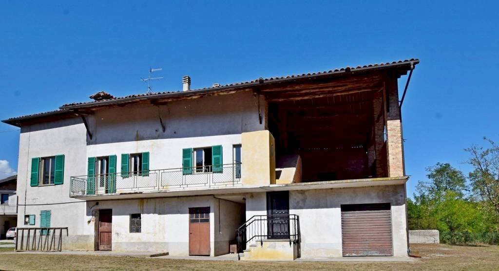 casa indipendente in vendita a Lesegno