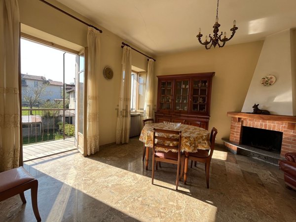 casa semindipendente in vendita a Lesegno