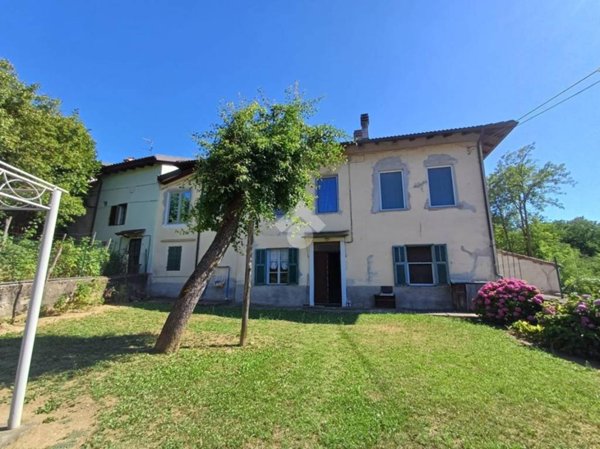 casa semindipendente in vendita a Lesegno