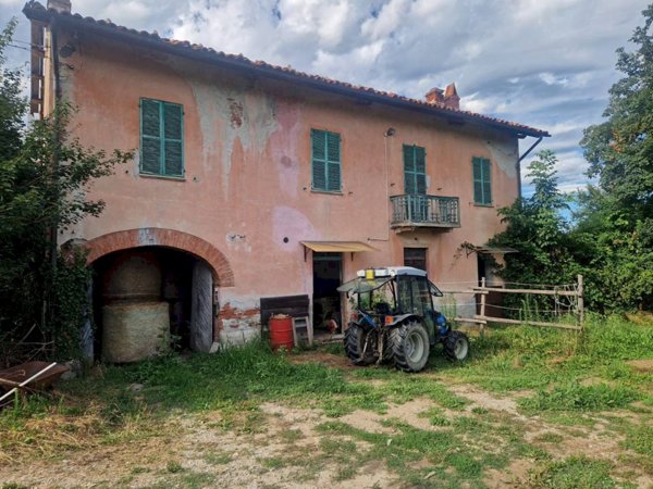 casale in vendita a Lesegno