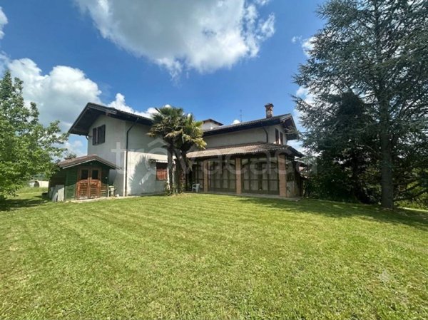 casa indipendente in vendita a Lesegno
