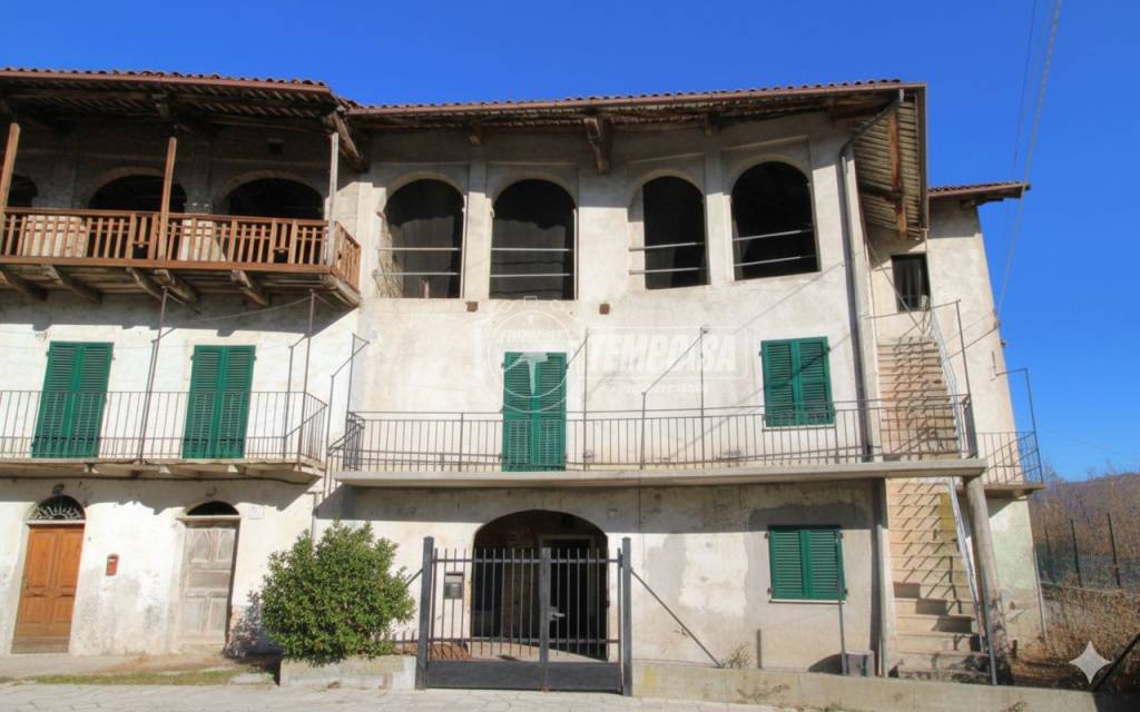 casa indipendente in vendita a Lesegno