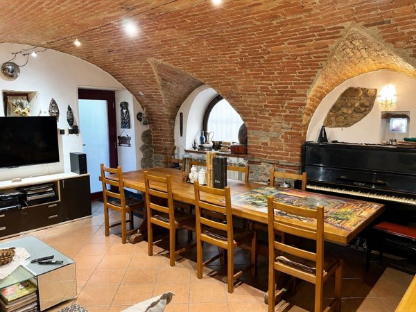 casa indipendente in vendita a Lesegno