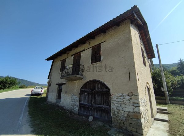 casa indipendente in vendita a Levice