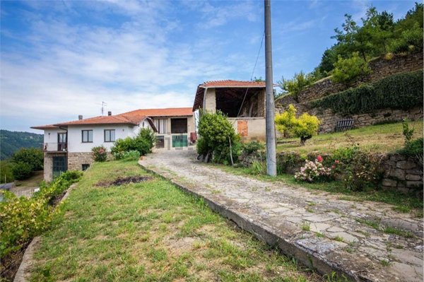 casa indipendente in vendita a Levice