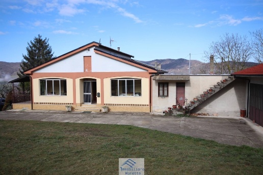 casa indipendente in vendita a Levice