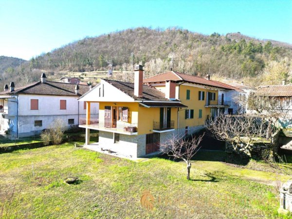 casa indipendente in vendita a Levice