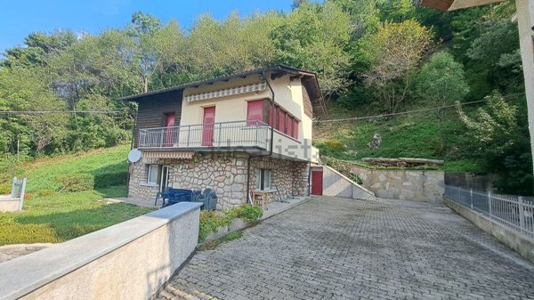 casa indipendente in vendita a Limone Piemonte